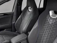 Volkswagen Tiguan 1.5 eTSI 150pk R-Line Business · Camera · Wegklapbare Trekhaak · Apple/Android Car Play · P-Sensoren · Massage · 19'' Inch · Garantie t/m 13-06-2029 of 100.000km
