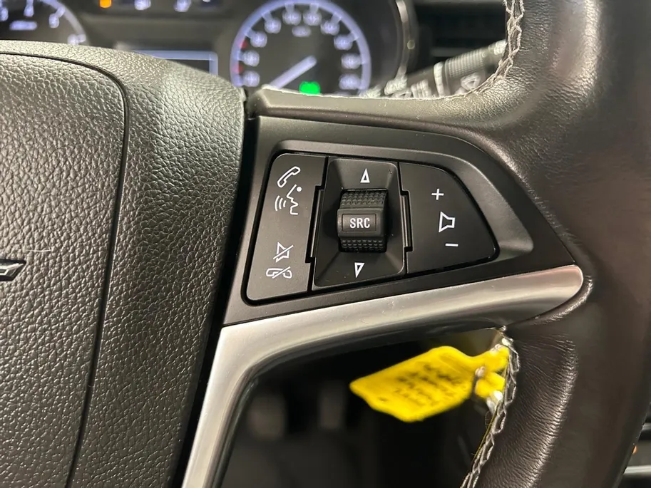 Opel Mokka X 1.4 Turbo 120 Jaar Edition | All-Seasonbanden | Apple Carplay / Android Auto | Parkeersensoren Voor + Achter | Camera Achter | Lichtsensor | Cruise Control | 17' Lichtmetalen Velgen