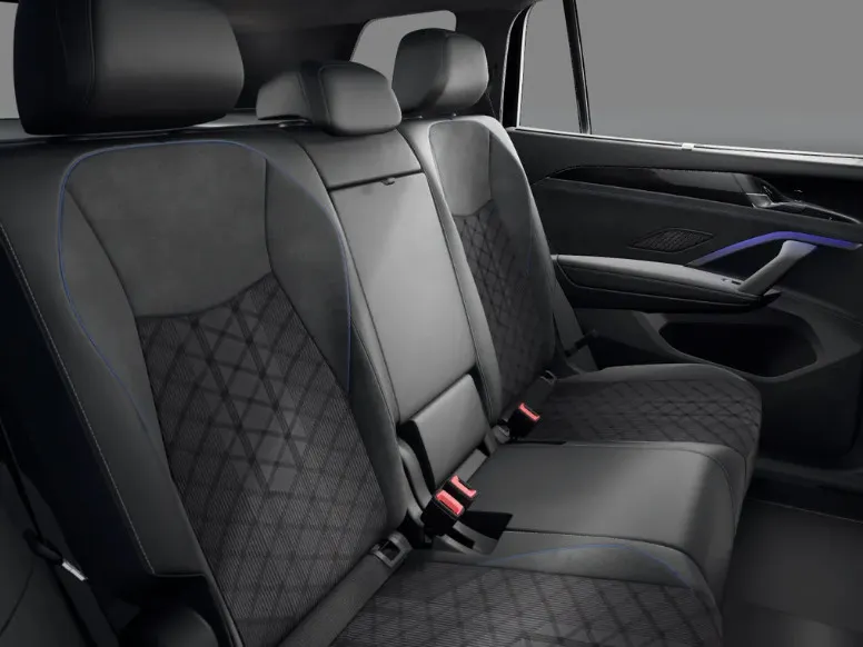 Volkswagen Tayron R-Line Edition 1.5 eHybrid 204 PK 6 versn. DSG · Black Style Pakket · Trekhaak inklapbaar, met elektrische ontgrendeling, incl. aanhangermanoeuvreerhulp Trailer Assist · Prijs is inclusief inruilpremie ·