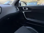 Kia XCeed 1.0 T-GDi DynamicLine | Trekhaak | Achteruitrijcamera | Parkeersensoren achter | Apple/Android Carplay | Navi | Climate Control | LMV