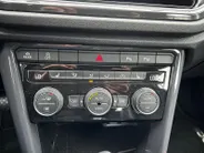 Volkswagen T-Roc 1.5 TSI ZEER COMPLEET, O.A. LEDER, OPEN PANORAMADAK, A-CAMARA ETC! NU PREMIUMPAKKER GRATIS INCL. 12 MAANDEN GARANTIE!!