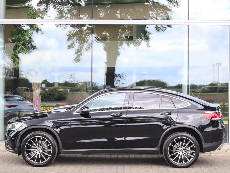 Mercedes-Benz GLC Coupé 300e 4MATIC Business Solution AMG l Panoramadak l Stoelverwarming l Achteruitrij camera