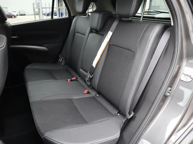 Suzuki S-Cross 1.4 BoosterJet Style Hybrid AdaptiveCruise | Carplay | 360 camera