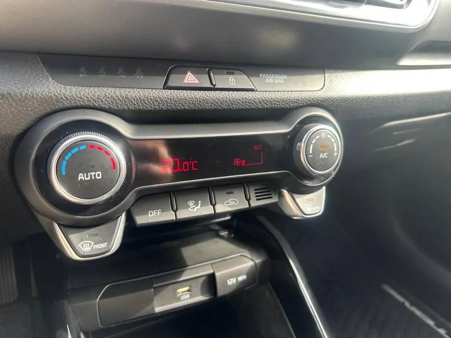 Kia Stonic 1.0 T-GDi MHEV DynamicPlusLine 100 PK | Dealer onderhouden | Trekhaak | All seasonbanden | Fabrieksgarantie t/m 4-4-2030 + 3x 1 jaar* | NAP