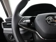 Škoda Scala 1.0 TSI 110pk DSG Ambition · Apple/Android Car Play · P-Sensoren · Cruise Control · Getint Glas · 17'' Inch ·
