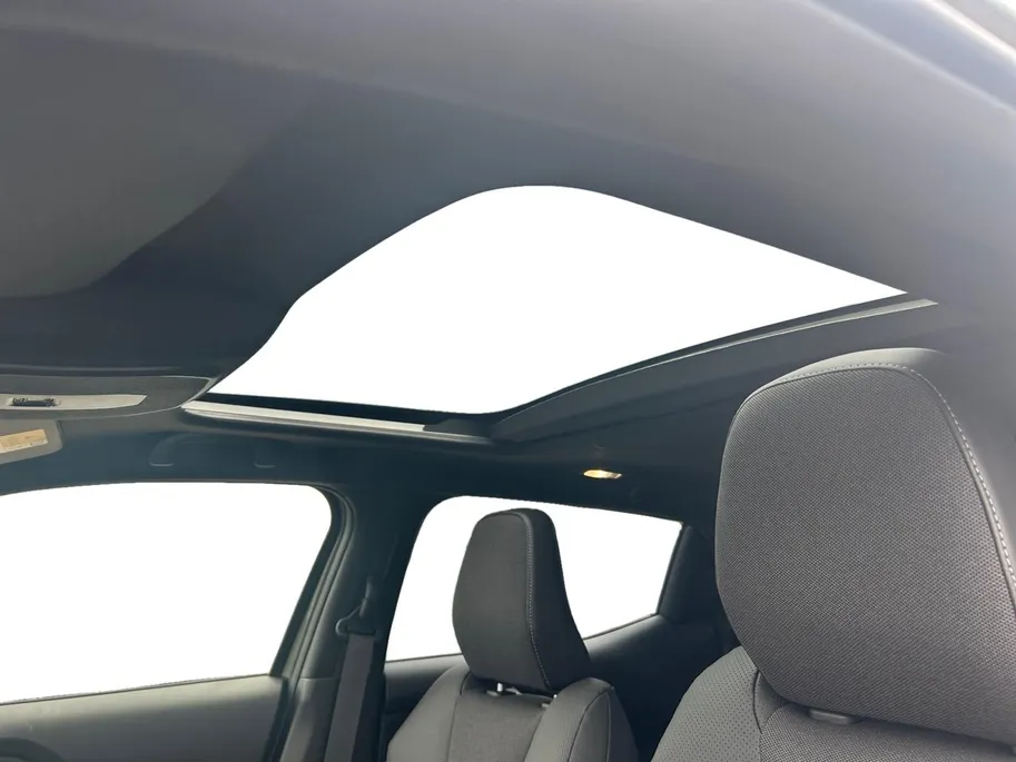 Suzuki e Vitara Style 61 kWh | Stuur/Stoel Verwarming | Dodehoekdetectie | 360 Camera | Elektrische stoelverstelling | Apple Carplay/Android Auto |