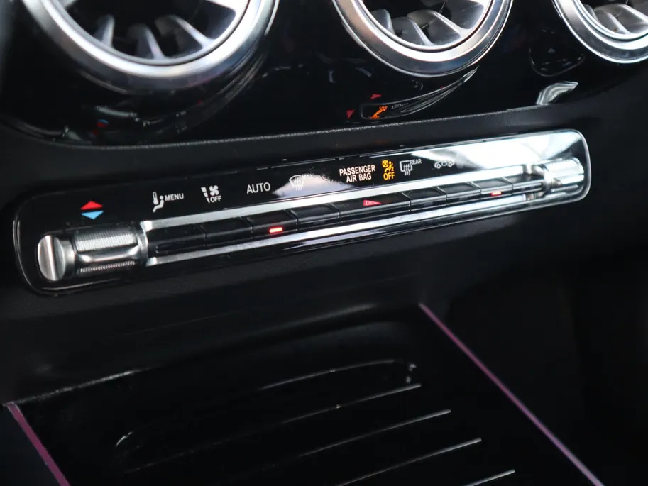 Mercedes-Benz GLA 250 e AMG Line l Stoelverwarming l Achteruitrij camera l Ambiente lichtpakket