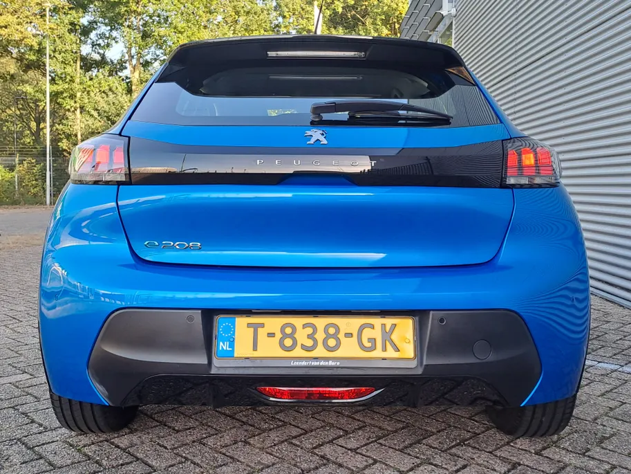 Peugeot e-208 EV Active Pack 50 kWh | Cruise control | Navigatiesysteem | Keyless start | DAB | LM Velgen | 100% Elektrisch | SOH 95,6 %