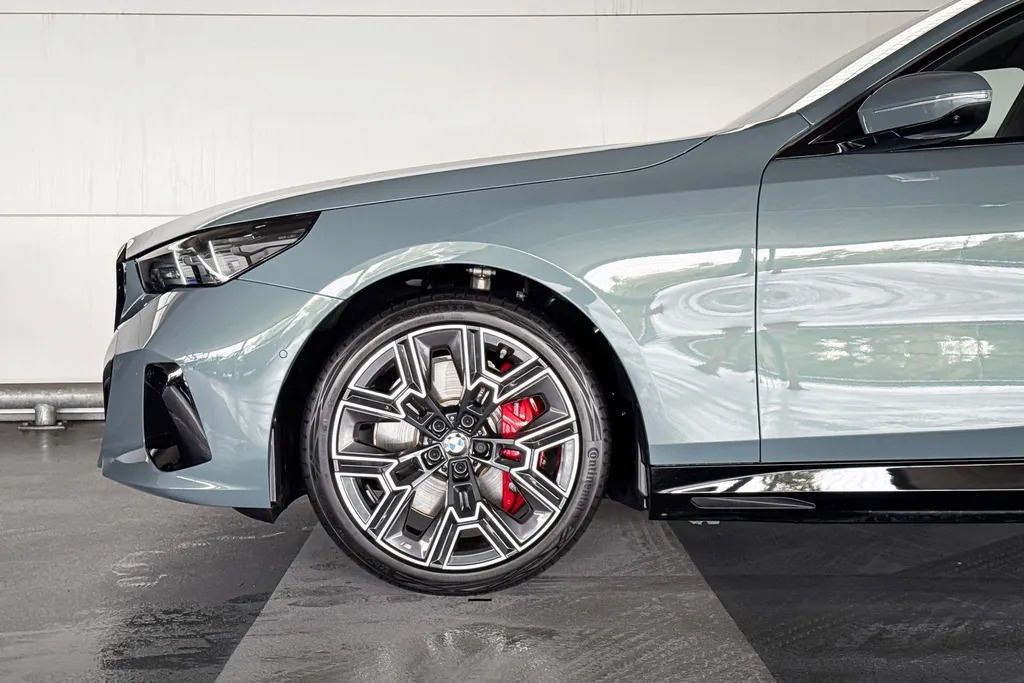 BMW i5 Touring eDrive40 84 kWh
