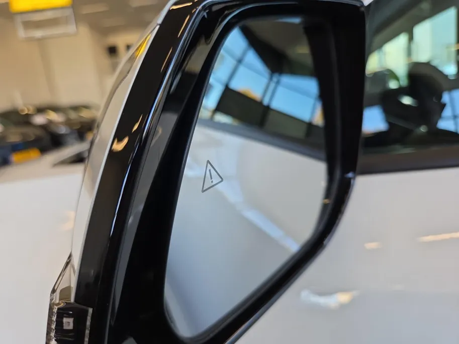 Kia Niro EV ExecutiveLine 64.8 kWh Accu 100% | Meest luxe uitvoering | Schuif/kantel dak | Dodehoek Detectie | Cruise Control Adaptief |  Head up Display | Stoelverwarming en Ventilatie | Harmen / Kardon | camera | Carplay & Android | Fabrieksgarantie t/m 19-06-2031