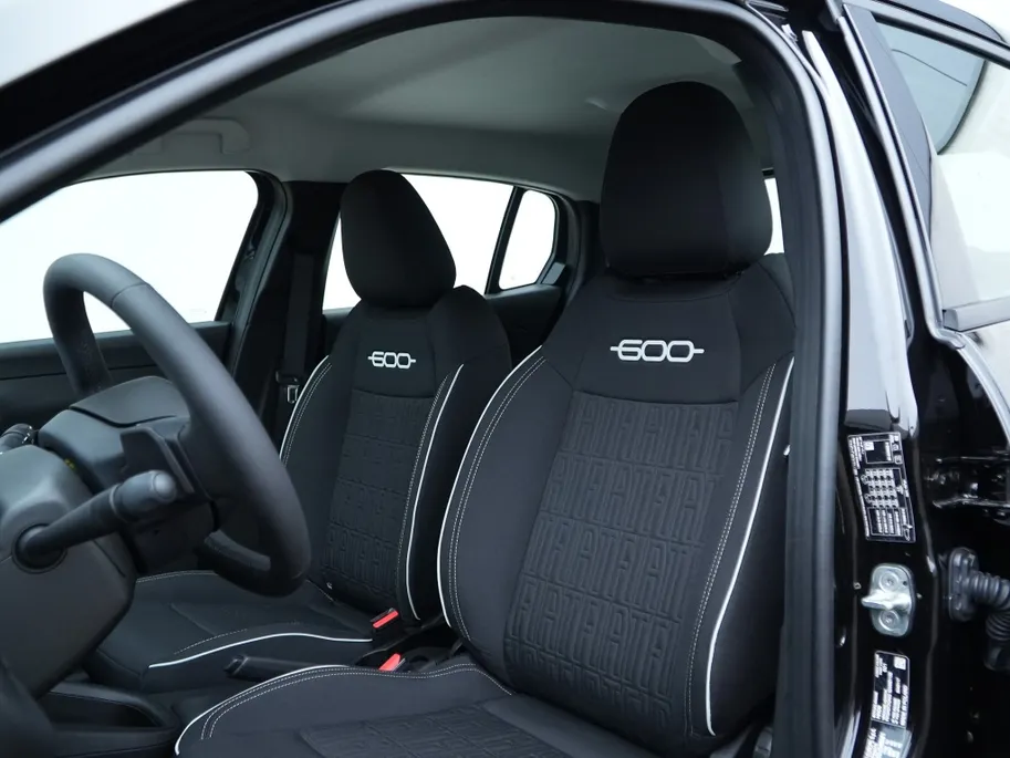 Fiat 600 1.2 Hybrid 100 PK Urban | Carplay | Winter | Cruise | Rijklaar