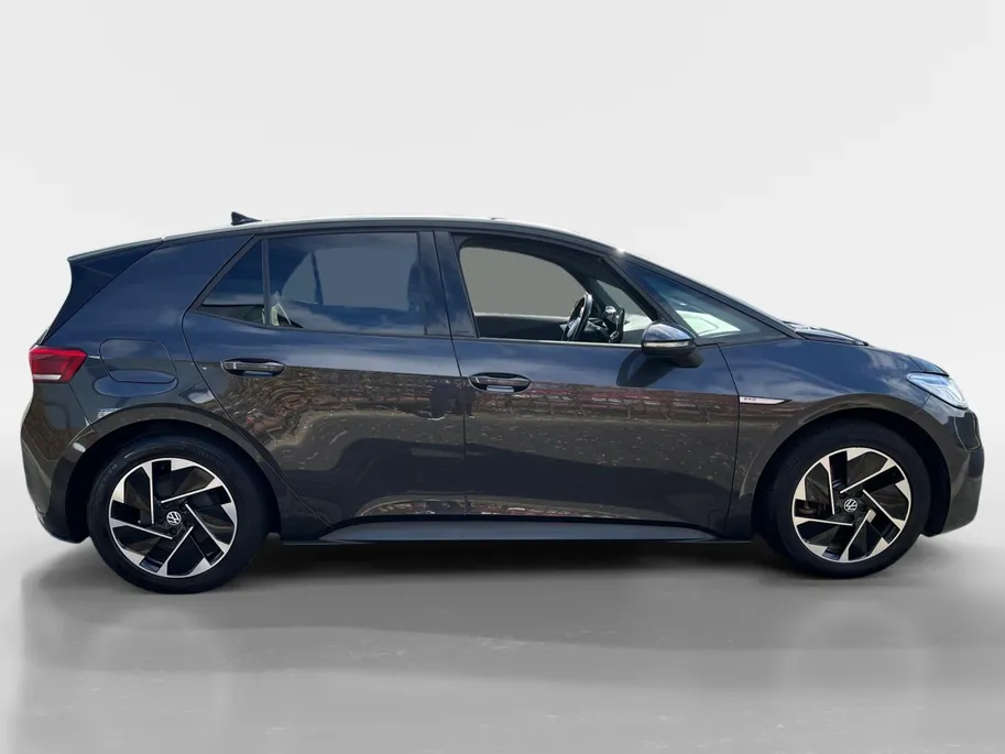 Volkswagen ID.3 First Plus 58 kWh SOH 90,8 | Panoramadak | WLTP 424 km | Adapt. Cruise | Navigatie | CarPlay | Stoel-/stuurverwarming | Etc.