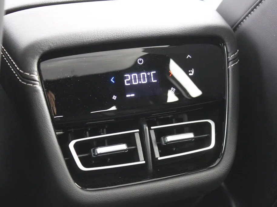 Mazda 6 6e Takumi Long Range 80 kWh | Stuur-/stoelverwarming + ventilatie | 360 camera | Pano dak | Zwart leer | 19' LM | HUD | LED | Elek. stoelverst. |