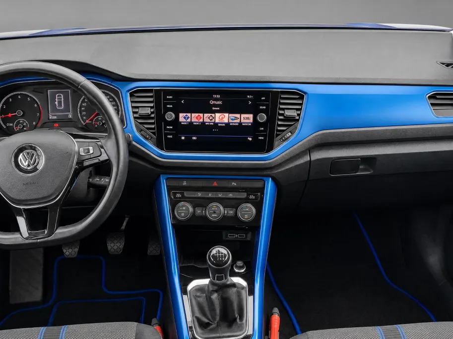 Volkswagen T-Roc 1.0TSI/115PK Style · Apple/Android Car Play · Trekhaak · Camera + Parkersensoren· Clima ·