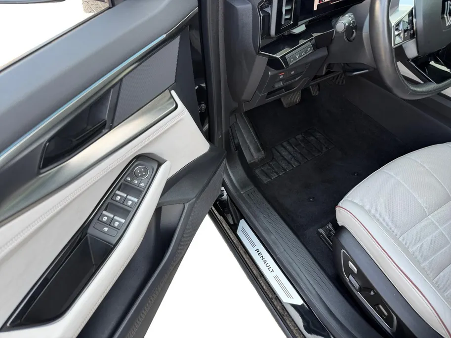 Renault Espace E-Tech full hybrid 200 iconic 7p. | Lederen Bekleding | Automatische Kofferbak | 360 Camera | Stoel & Stuurverwarming | Cruise & Climate Control | 12 Maanden BOVAG Garantie
