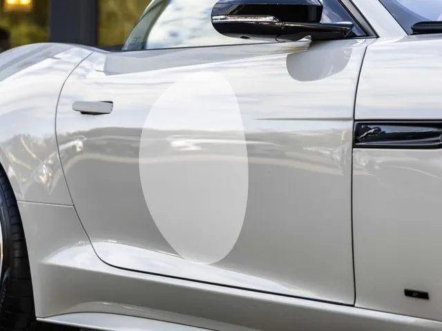 Jaguar F-TYPE P575 AWD R 75