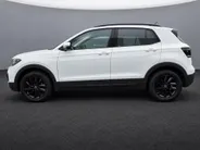 Volkswagen T-Cross 1.0 TSI 95pk Life · Apple/Android Car Play · Trekhaak · P-Sensoren · Airco · 16'Velgen ·