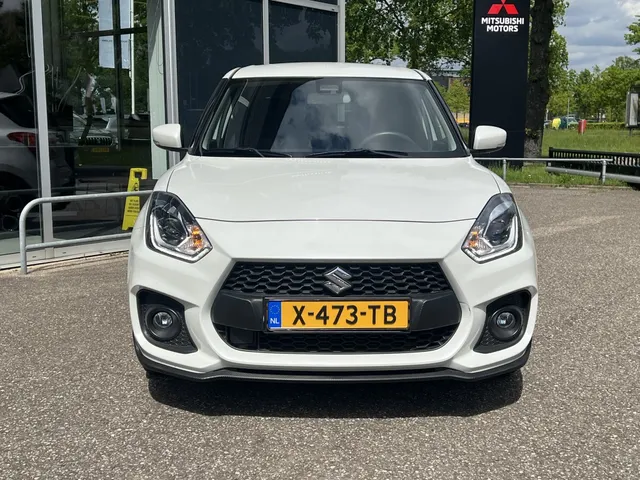 Suzuki Swift 1.4 Sport Smart Hybrid | Navi | Camera | 14483km