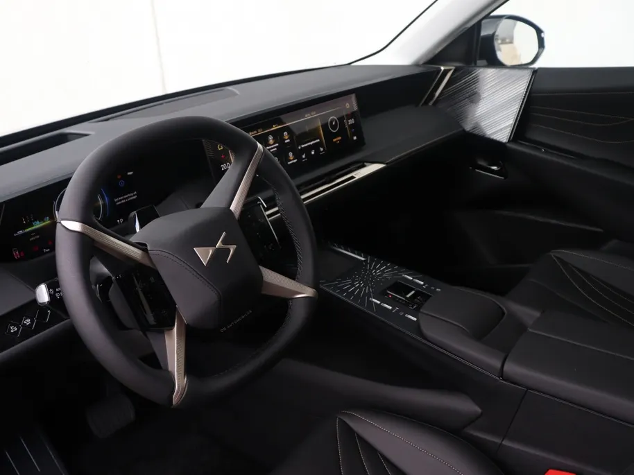 DS No 8 No 8 Pallas Black Edition 74 kWh | Pack Tech | 20'