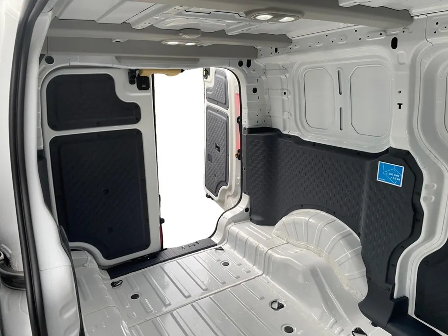 Kia PV5 L2H1 Plus 51.5 kWh | Stoel verwarming | Navigatie |  Climate control | All-Season banden |  4,420L inhoud | DEMO