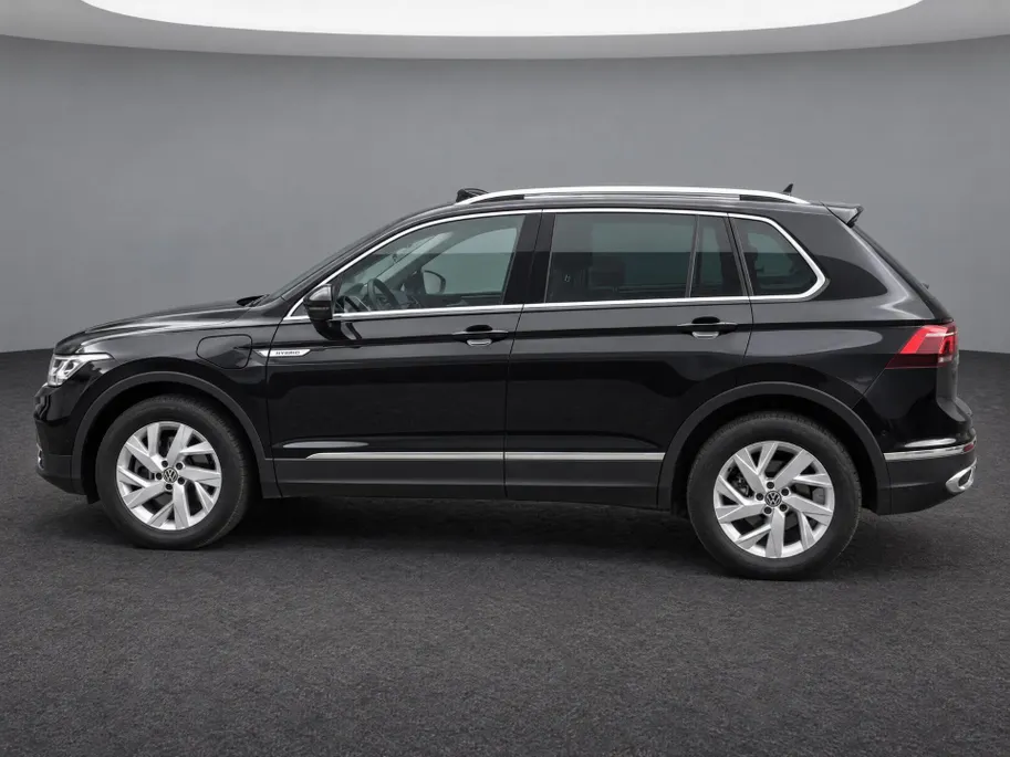 Volkswagen Tiguan 1.4 TSI eHybrid 245pk DSG Elegance · Panoramadak · Camera · Parkeerassistent · Matrix LED · Keyless · Elek. Achterklep ·