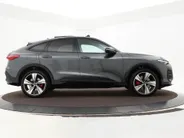 Audi Q5 Sportback 2.0 TFSI e-hybrid 367pk Quattro S edition Competition · Panoramadak · Inklap. Trekhaak · 360 Camera · Matrix LED · Elek. Stoelen · RS Carbon Styling Pack · Garantie t/m 10-12-2030 of 100.000km