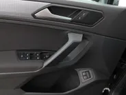 Volkswagen Tiguan 1.4 TSI eHybrid 245pk DSG Life Business · Camera · Inklap. Trekhaak · Stuur- & Stoelverwarming · Apple/Android Car Play · Elek. Achterklep ·