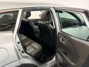 Renault Kadjar 140PK TCe Intens Automaat | Trekhaak (1500 KG) | Panoramadak | 19' Lichtmetalen Velgen | Stoelverwarming | Navi | Camera | Climate Control | Adaptieve Cruise Control | Leder |