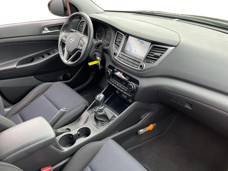 Hyundai Tucson 1.6 GDi Comfort *Navi*Camera*Trekhaak*Dual Climate Control*Cruise Control*Stoelverwarming*LM.Velgen*Zeer nette auto!