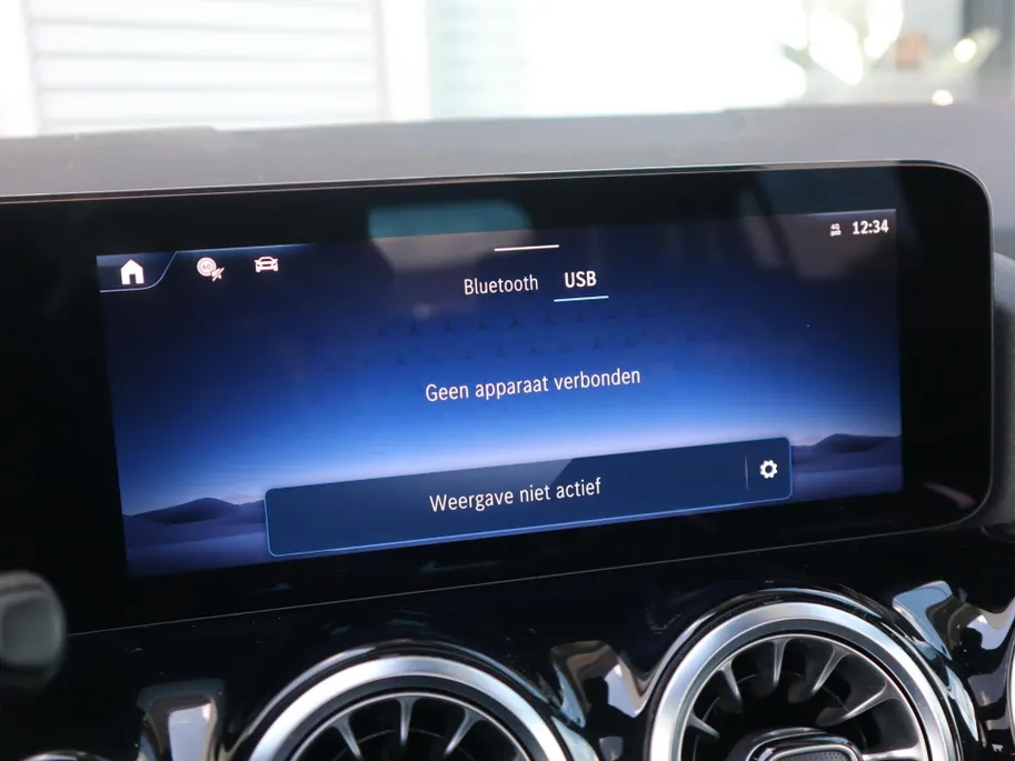 Mercedes-Benz GLA 250 e Star Edition AMG Line l Trekhaak l Keyless l Verwarmbare voorstoelen