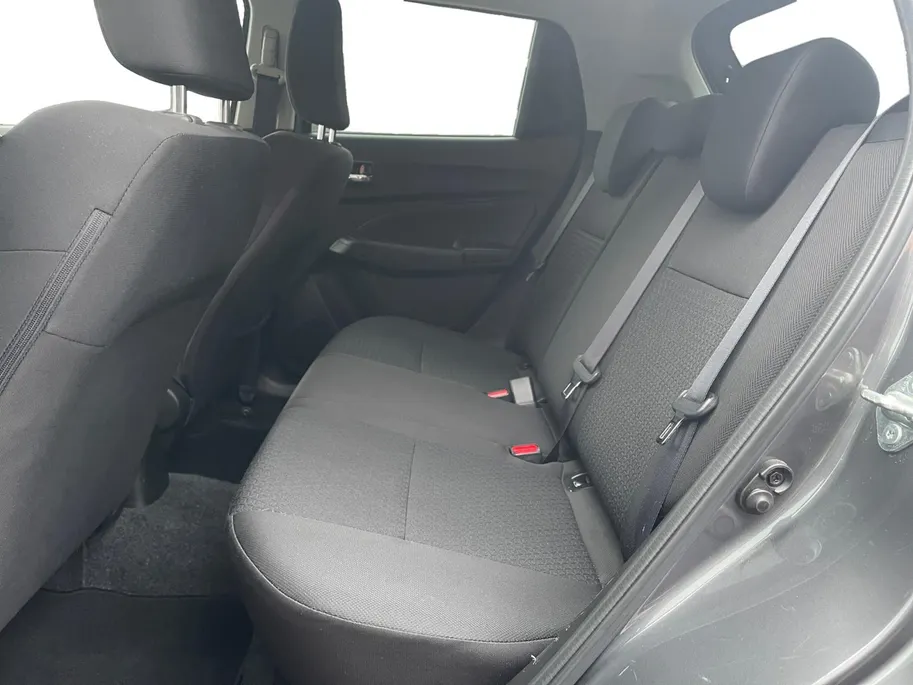 Suzuki Swift 1.2 Style Smart Hybrid | Navigatie| Climate Control| Stoel verwarming| Camera| Parkeersensoren| Multimedia systeem| Keyless start | Dealer onderhouden
