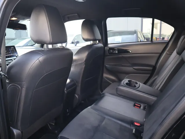 Mitsubishi Eclipse Cross 2.4 PHEV Intense+ Trekhaak | Standkachel | Carplay