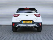 Kia Stonic 1.0 T-GDi MHEV GT-Line | Trekhaak | Stuur-/stoelverwarming | Camera | Clima | Cruise | 17" LM | Navi | Apple Carplay/Android Auto |