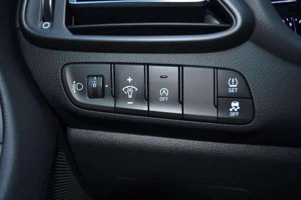 Hyundai i30 1.5 T-GDI MHEV COMFORT SMART
