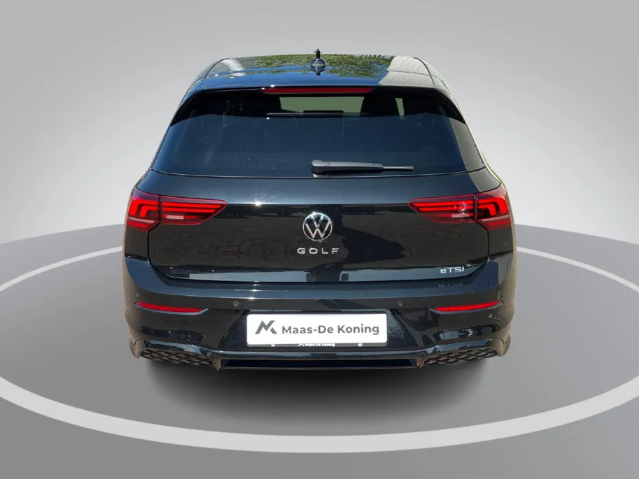 Volkswagen Golf 1.5eTSI/150PK DSG R-Line · Camera · Apple/Android Car Play · Stuur- & Stoelverwarming · Garantie t/m 14-03-2027