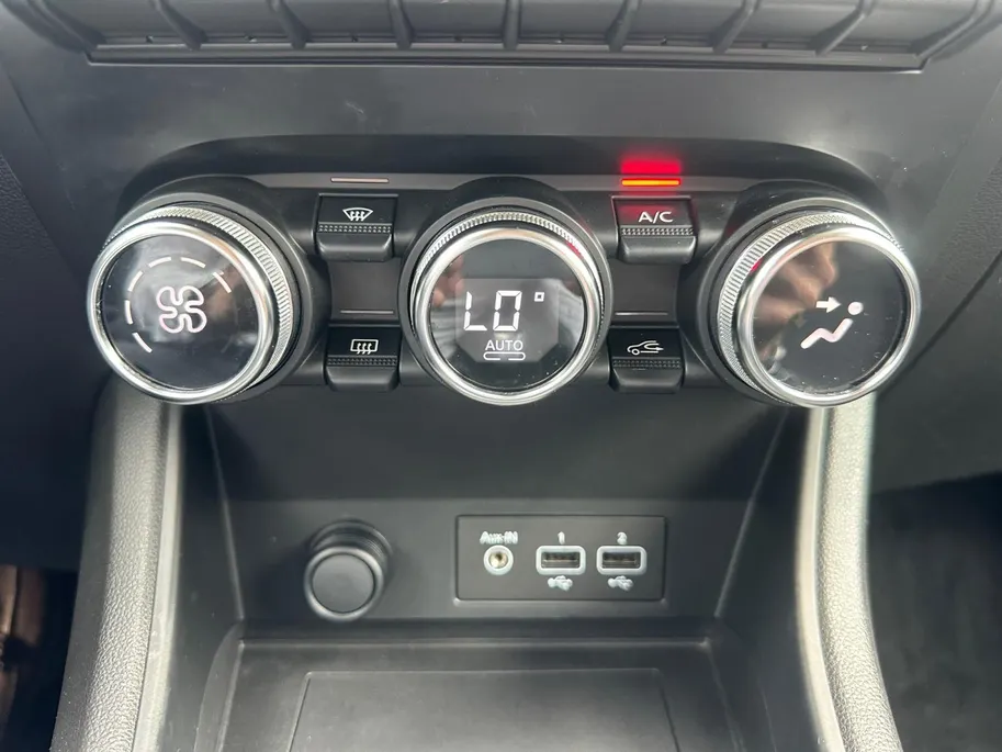 Renault Captur 1.6 E-Tech Hybrid 145 Intens | Automaat | Apple Carplay & Android Auto | Camera | Parkeersensoren | LMV | Cruise & Climate Control | 12 Maanden BOVAG Garantie