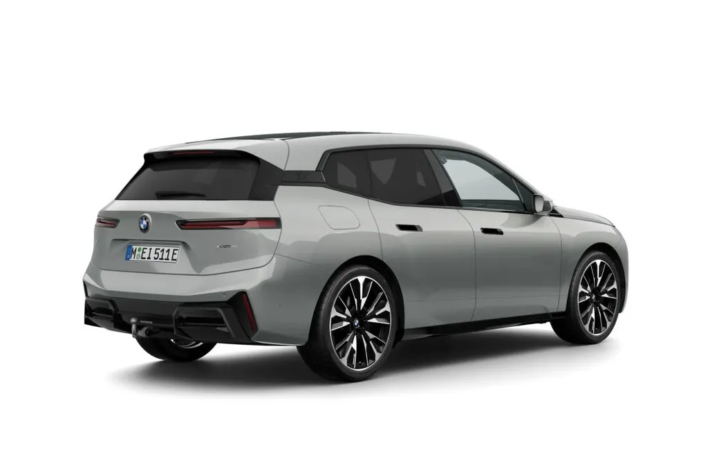 BMW iX xDrive45 101 kWh