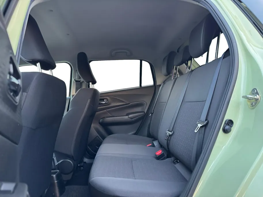 Suzuki Swift 1.2 Style Smart Hybrid | Apple Carplay/Android Auto | Achteruitrij Camera | Adaptive Cruise Control | All-Season | BLISS | LED | LMV 16' | Stoelverwarming |