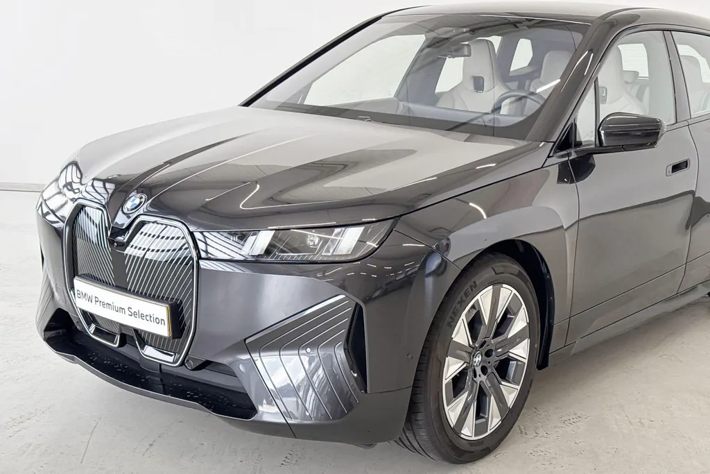 BMW iX xDrive45 Innovation Pack