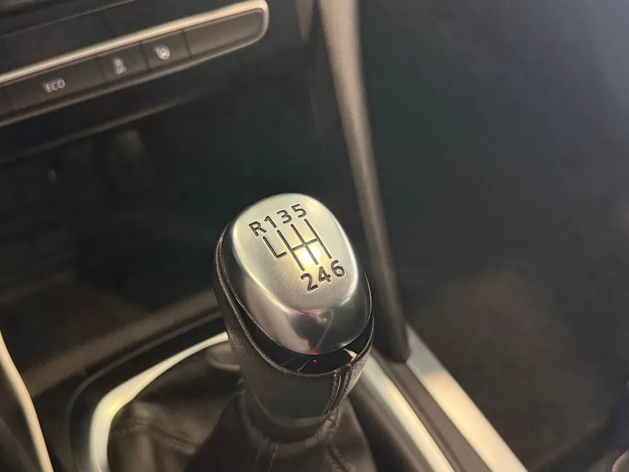 Renault Mégane Estate 1.3 TCe Limited *Navi+Camera*Carplay*Climate*Ruime kofferbak!