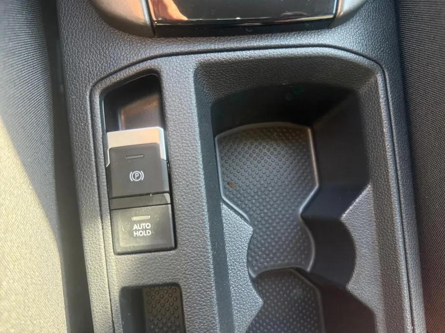 Volkswagen T-Roc 1.5 TSI Sport | Automaat | Apple Carplay/Android Auto | Trekhaak | Navigatie | Climate Control | Cruise Control | DAB | Goed Onderhouden