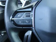 Peugeot 3008 1.2 PureTech GT | Trekhaak | Stoelverwarming | Cruise adapt. | Camera | Dodehoek detectie | 18' LM | Navi | Clima |