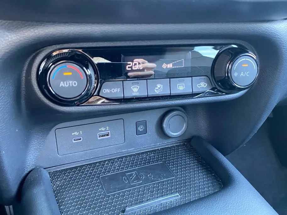 Nissan Juke 1.6 Hybrid automaat N-Connecta Sportstoelen | LED | Automaat | cruise | navi | camera | etc.