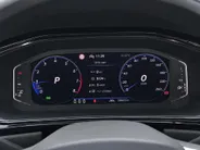 Volkswagen T-Roc 1.5 TSI 150pk DSG R-Line · Panoramadak · Camera · Dodehoeksensor · Keyless · Apple/Android Car Play · 19'Velgen ·