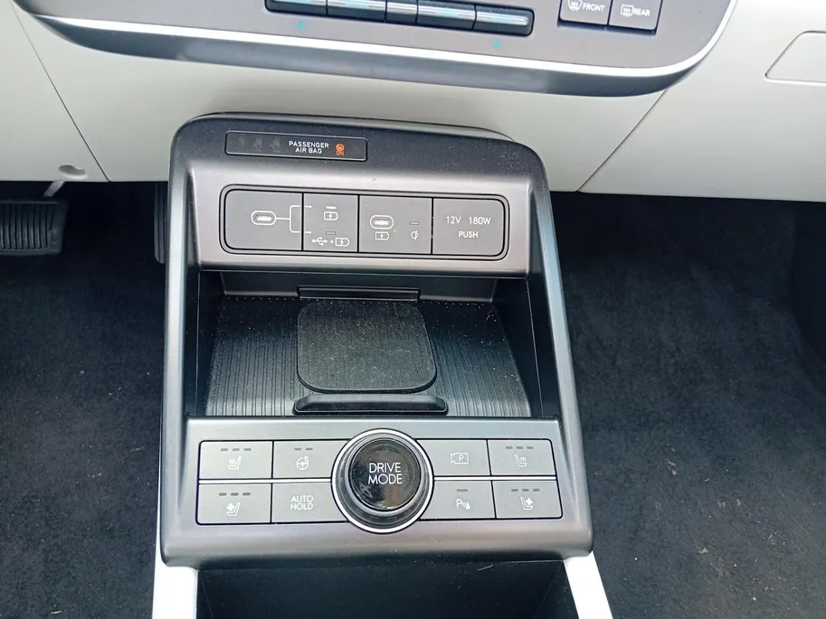 Hyundai Kona Premium Sky | ! Als nieuw! | Vol Opties | NU Incl. 12 maanden garantie, APK, Onderhoudsbeurt etc. Premiumpakket gratis! |
