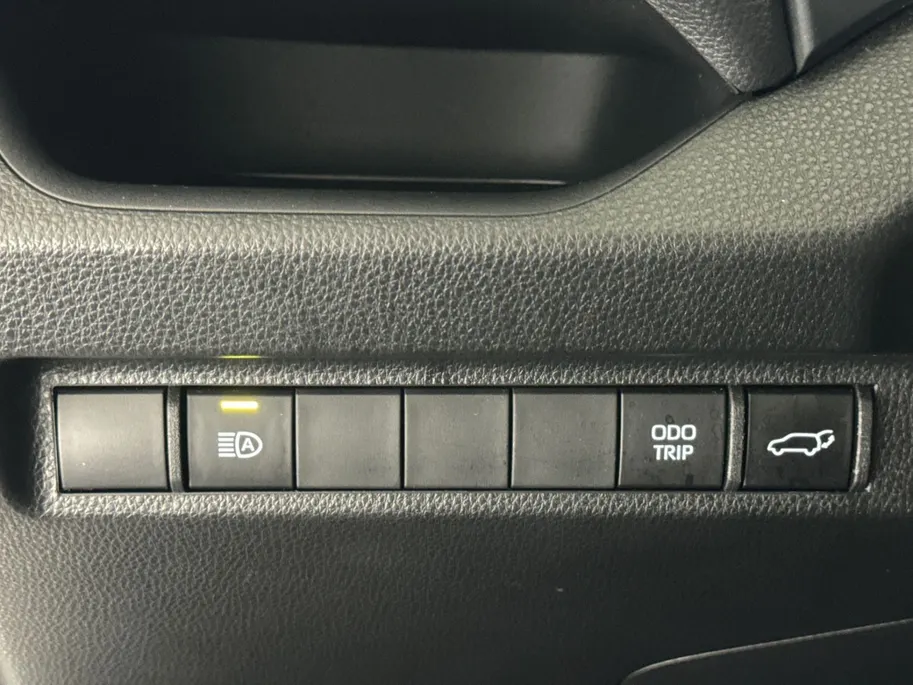 Toyota RAV4 2.5 Hybrid AWD Dynamic | Trekhaak | 18'' L.M. Velgen | Elektrische Achterklep