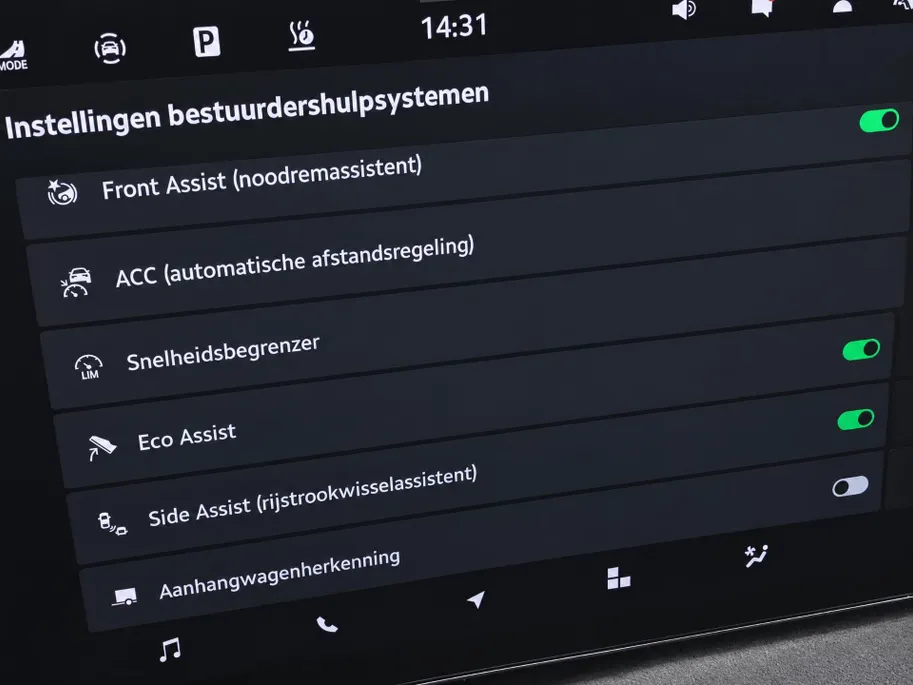 Škoda Superb 1.5TSI PHEV 150kW/204PK Sportline · Panoramadak · Trekhaak · Camera ·  Leder/Alcantara · Garantie t/m 17-06-2027