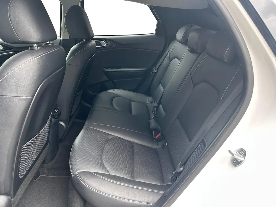 Kia XCeed 1.6 GDi PHEV ExecutiveLine | Trekhaak Afneembaar + 13-Polige Stekker | Apple Carplay / Android Auto | Navigatiesysteem | Stoelverwarming + Stoelkoeling | Stuurverwarming | Elektrisch Verstelbare Voorstoelen | Bestuurdersstoel Met geheugen | Elektrisch bed