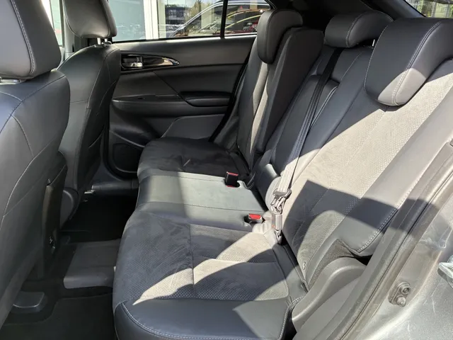 Mitsubishi Eclipse Cross 2.4i PHEV Intense+ | Trekhaak | Navigatie