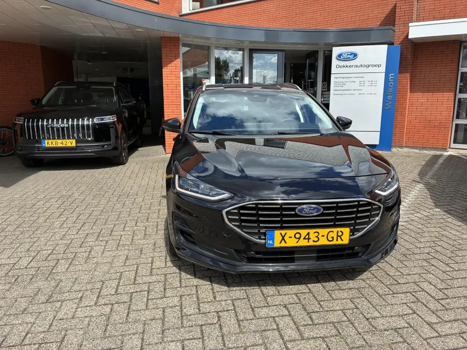 Ford Focus Wagon 1.0 EcoBoost Hybrid Titanium GROOTSCHERM, WINTERPAKKET.